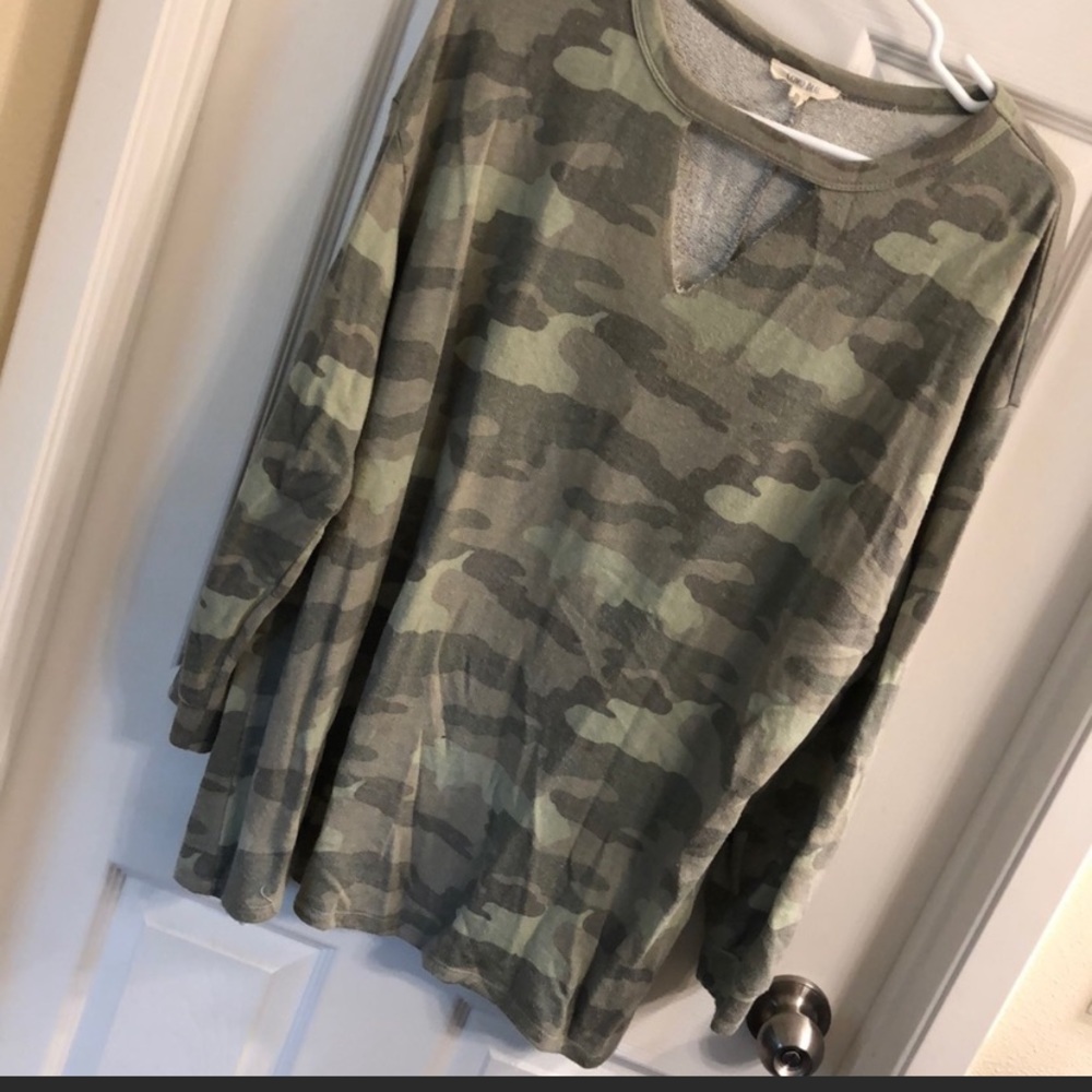 Camo sweatshirt